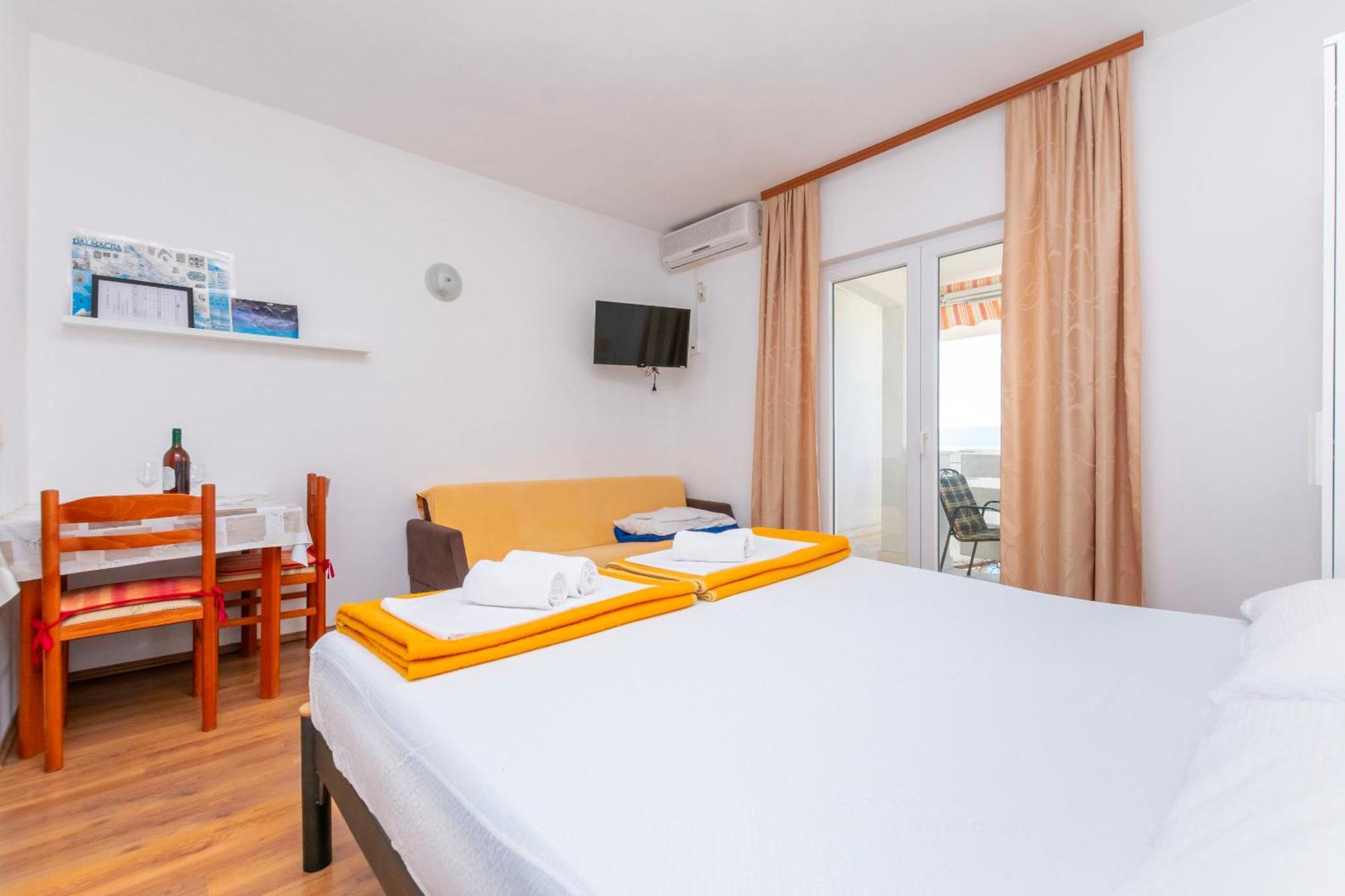 Apartments Ivo - Sea View; 피사크 외부 사진