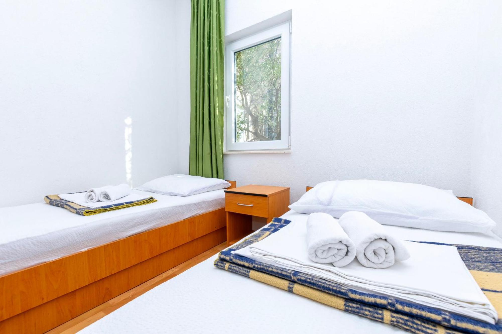 Apartments Ivo - Sea View; 피사크 외부 사진