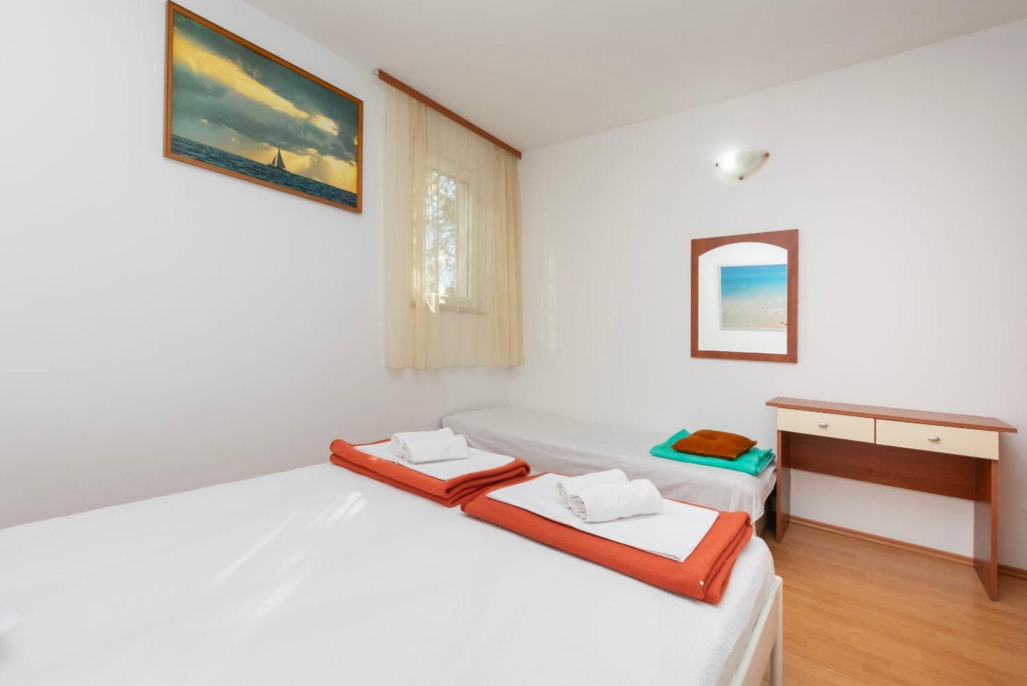 Apartments Ivo - Sea View; 피사크 외부 사진