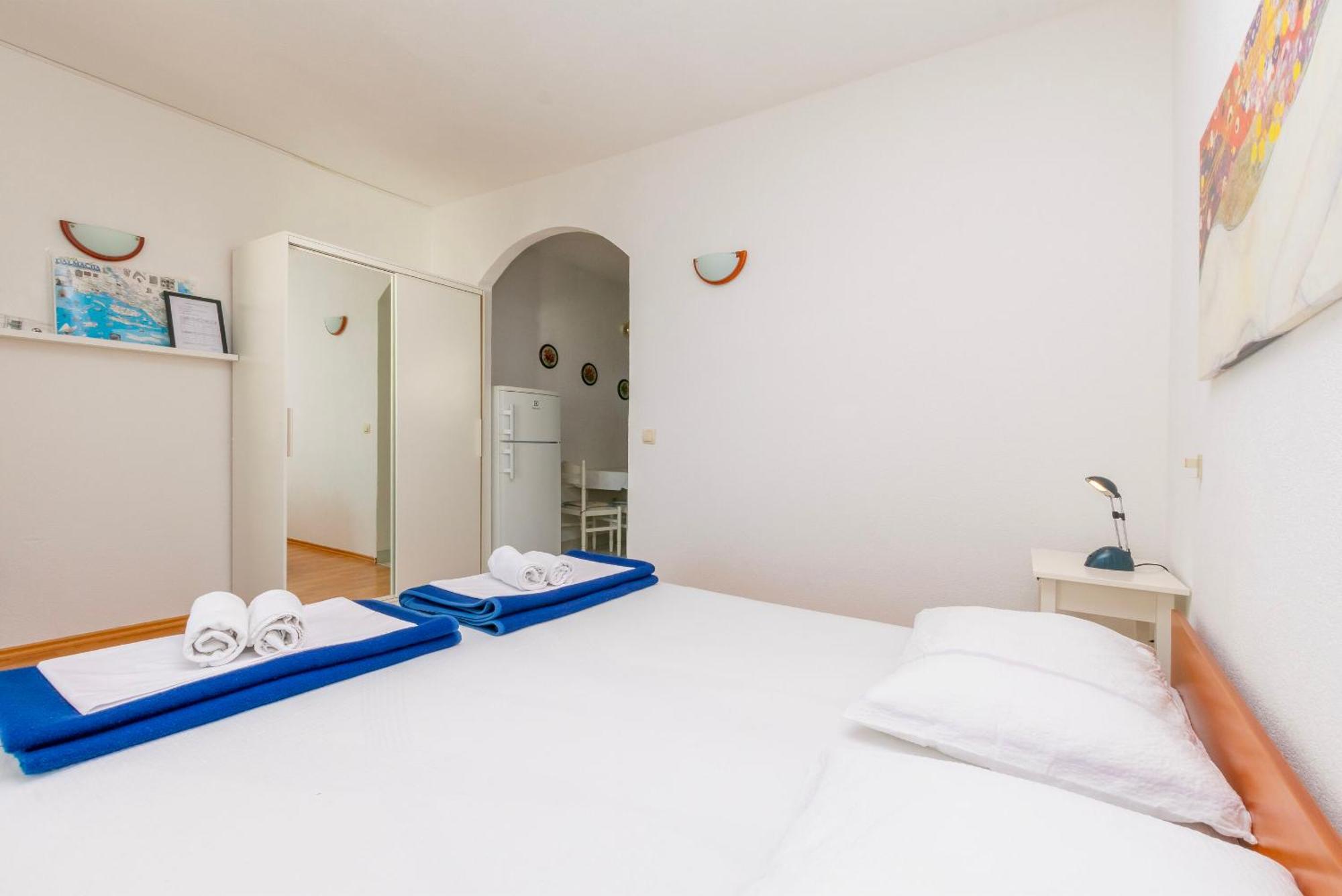 Apartments Ivo - Sea View; 피사크 외부 사진
